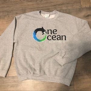Men’s Vintage Sea World One Ocean Orca Killer Whale Crewneck Sweater, Large